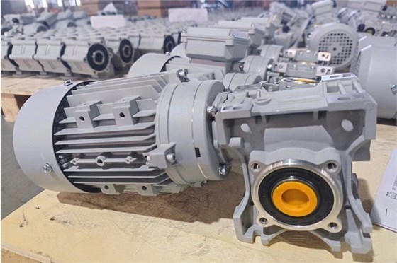 方形洗車(chē)機(jī)減速機(jī).jpg