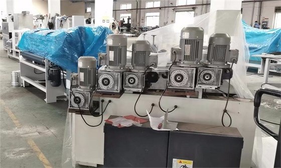 自動化設(shè)備應(yīng)用RV減速機(jī).jpg