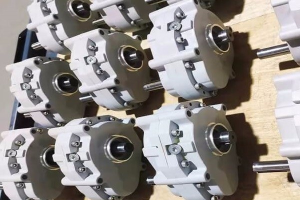 艾思捷制冰機(jī)減速機(jī) 制冰行業(yè)專用減速機(jī).jpg